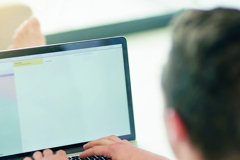 Homem rouba ‘net’ ao vizinho para ver pornografia infantil em Águeda