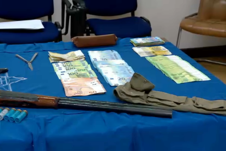 Autarquias chamam 'espetáculos artísticos' às luzes de natal para evitar abrir concursos públicos