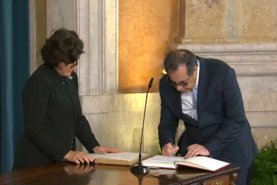 António Costa promove António Mendonça Mendes e muda equipa da Economia