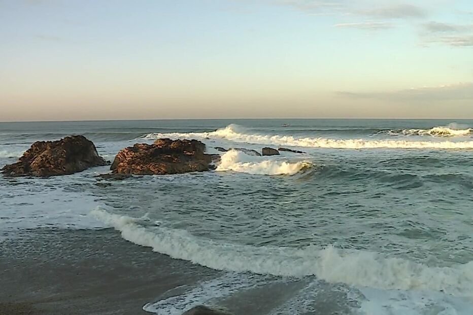Praia das Pedras Amarelas
