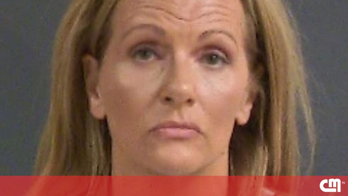 Mulher Agride Violentamente O Marido Depois De Ver Fotos Indecentes No Seu Telem Vel