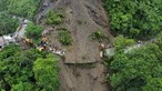 Pelo menos três mortos e 20 soterrados em deslizamento de terras na Colômbia