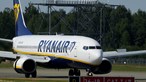 Ryanair cancela voos e anuncia cortes de aviões no Porto