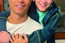 Sobrinho de Ronaldo partilha fotos com craques da Seleção no Instagram