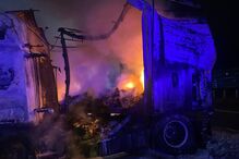 Incêndio consome camião e deixa condutor ferido na A1 em Santa Maria da Feira