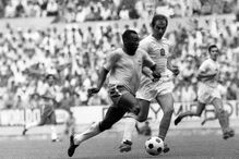 Pelé em ação frente à Checoslováquia no Mundial de 1970