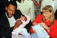 Pelé após o nascimento dos filhos gémeos, 6 de novembro de 1996