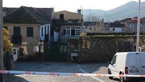 Casal idoso e filha morrem intoxicados por braseira em casa em Sabrosa