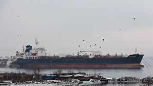 Rússia adverte que não reconhece limite de preço para o seu petróleo bruto