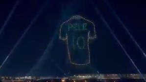 FIFA faz homenagem a Pelé com drones durante Mundial do Qatar. Veja as imagens