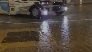 Aeroporto de Lisboa inundado devido às chuvas fortes