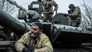 Bulgária aprova pela primeira vez envio de ajuda militar para Kiev