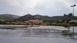 Turista inglesa resgatada após cair no rio Douro no Peso da Régua