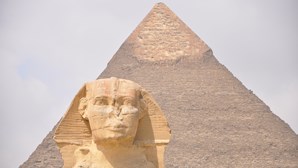 Tiktoker "viajante do tempo" diz que "aliens que construíram as pirâmides vão voltar à Terra em breve"
