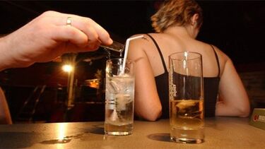 Estudante universitário droga turista para violar em WC de bar e quer ser libertado