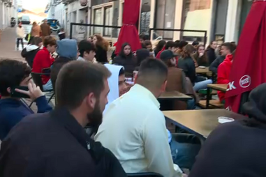 "Portugal tem equipa para ganhar": Adeptos em Faro acreditam na vitória de Portugal