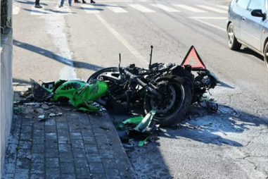 Ferido grave em colisão entre mota e carro na Póvoa de Lanhoso