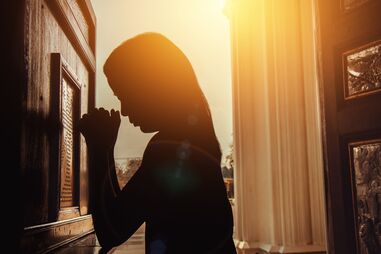 Fisco vai taxar vítimas de abusos sexuais da Igreja Católica