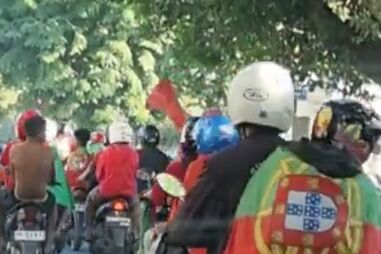 Caravana gigantesca nas ruas de Díli para celebrar a vitória portuguesa