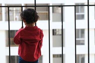 Há mais crianças em perigo em famílias de acolhimento e menos em instituições