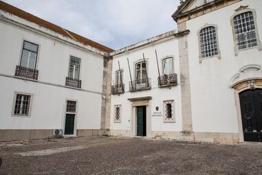 PJ detém membro de claque do Benfica que esfaqueou sportinguista em Setúbal