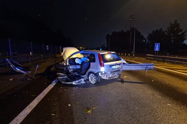 Jovem de 19 anos em estado grave após despiste de carro na A25 em Aveiro