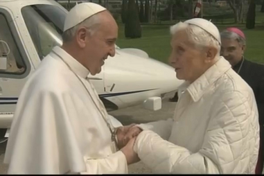 Bento XVI: Papa do segredo de Fátima luta pela vida