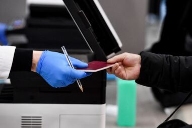 Testagem em aeroportos Covid-19