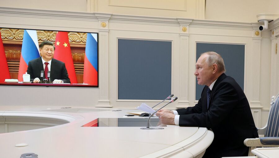 Putin expressa à China desejo de fortalecer a cooperação militar