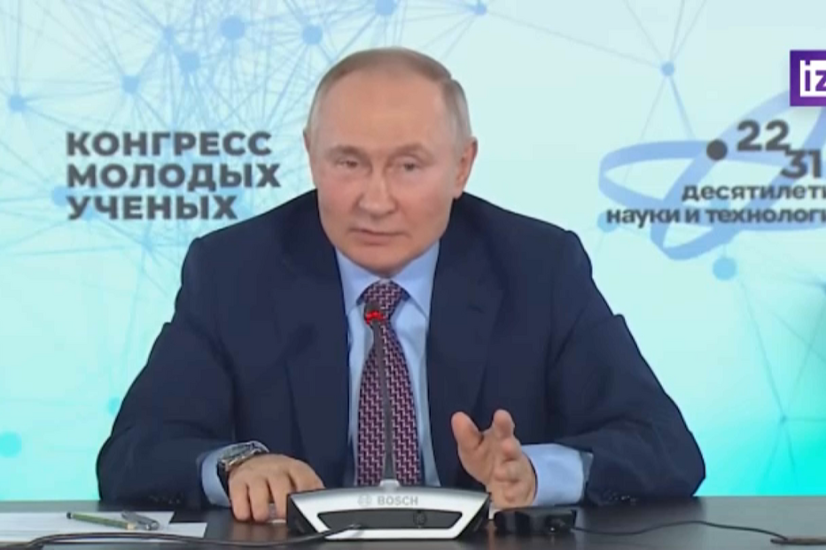 Putin sofre queda em casa