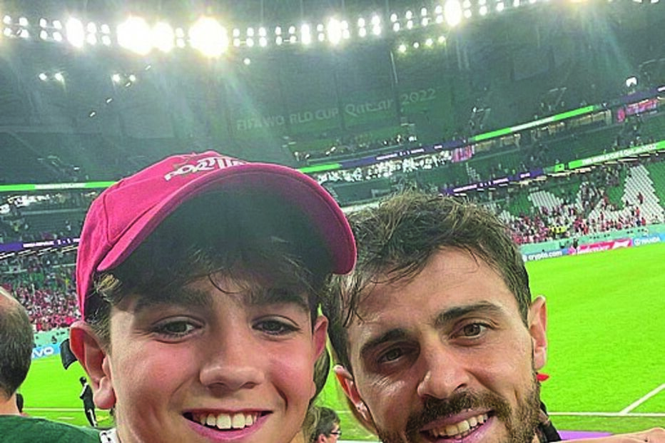 Sobrinho de Ronaldo partilha fotos com craques da Seleção no Instagram