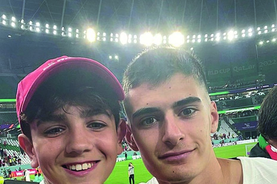 Sobrinho de Ronaldo partilha fotos com craques da Seleção no Instagram