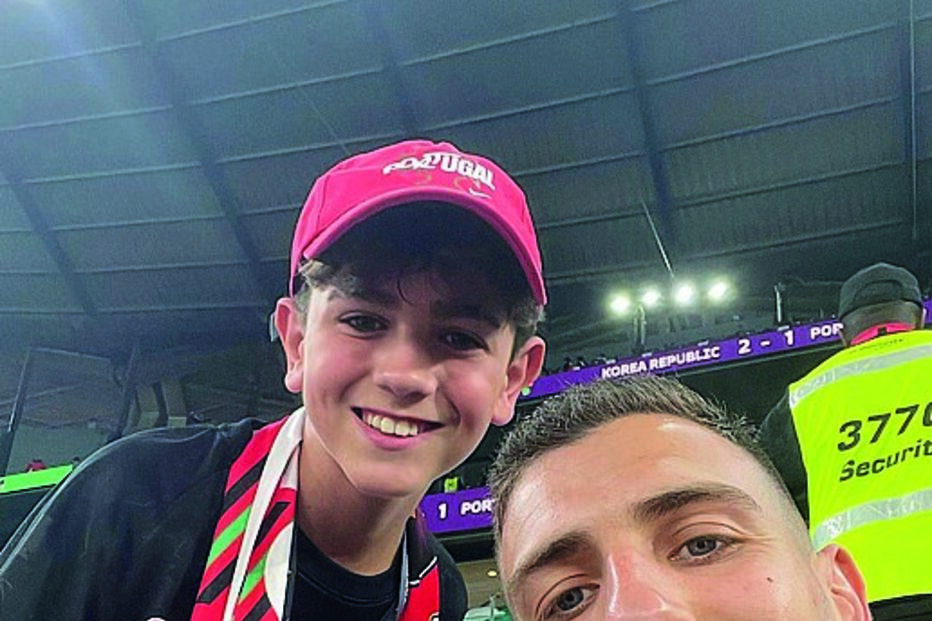 Sobrinho de Ronaldo partilha fotos com craques da Seleção no Instagram