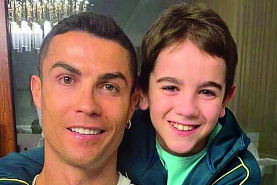 Sobrinho de Ronaldo partilha fotos com craques da Seleção no Instagram