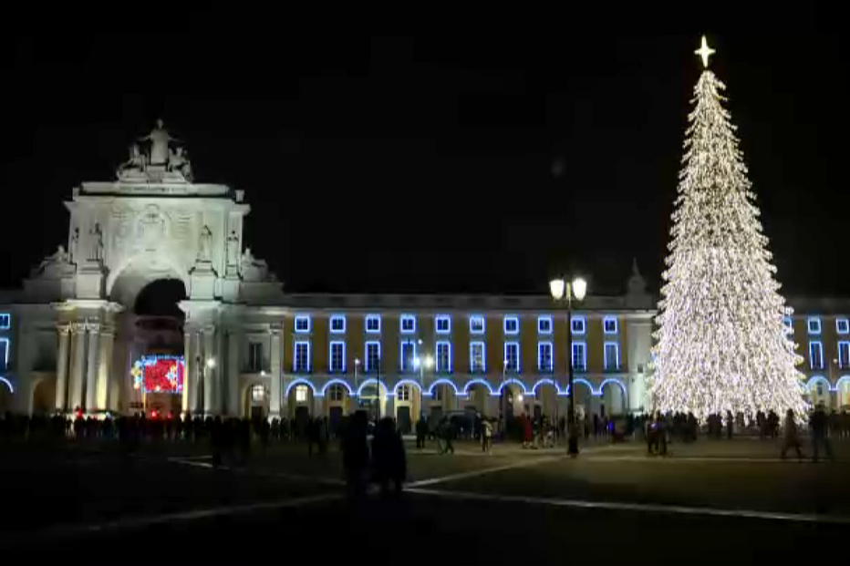 Poupança de 678 mil euros na iluminação de Natal de Norte a Sul do País