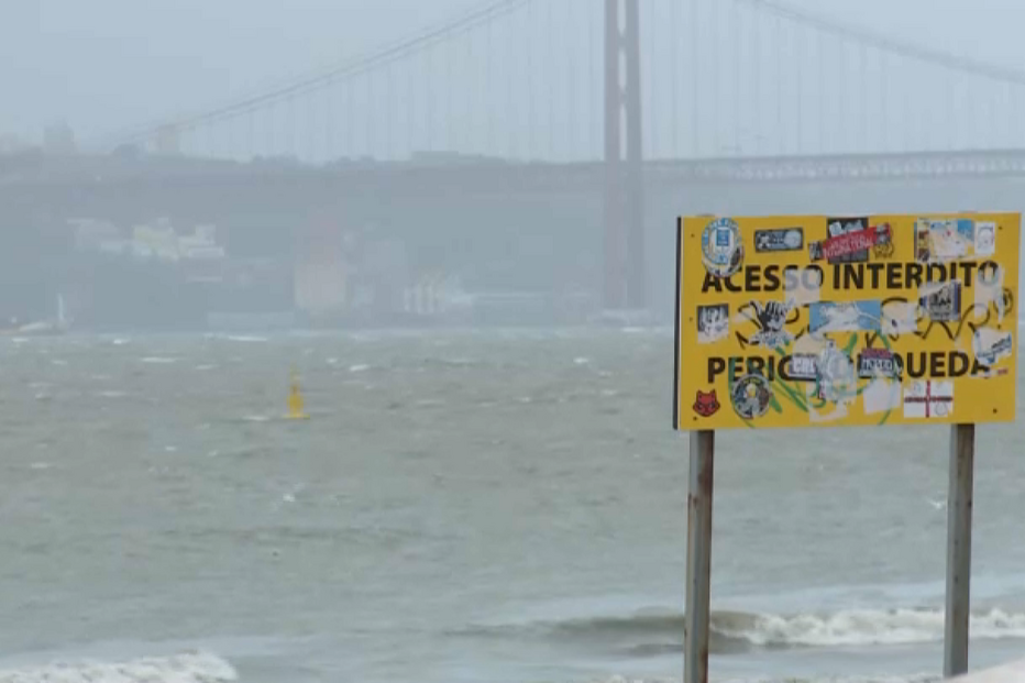Chuva forte em Portugal Continental até ao final da tarde de sexta-feira