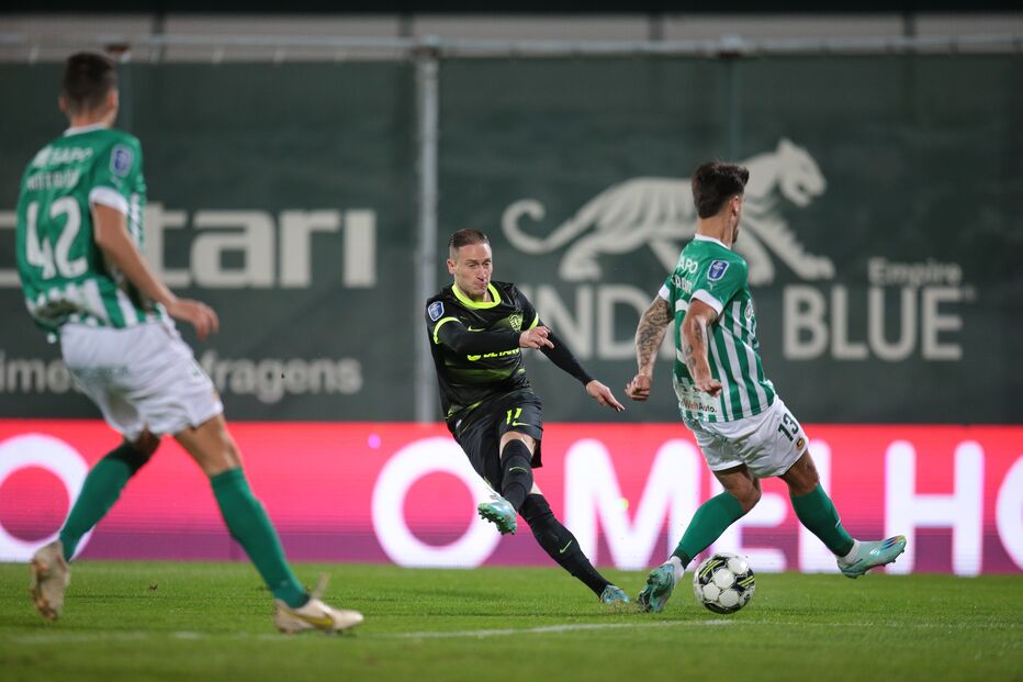 2022-12-07_20_50_42 SPORTING-RIO AVE.jpg