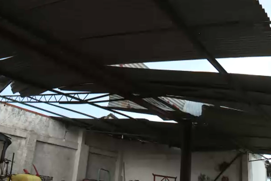 Vento com força brutal causa danos em Torres Novas