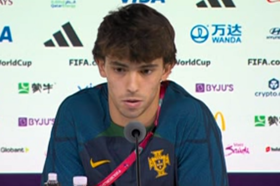 João Félix em conferência de imprensa