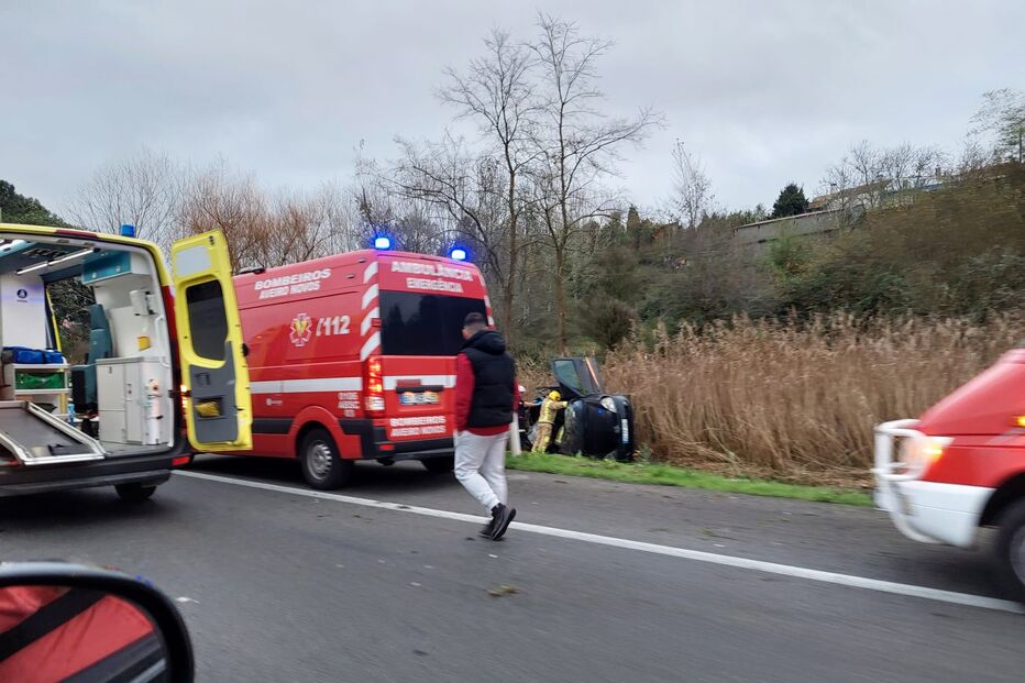 Três feridos depois de um despite de carro em Aveiro