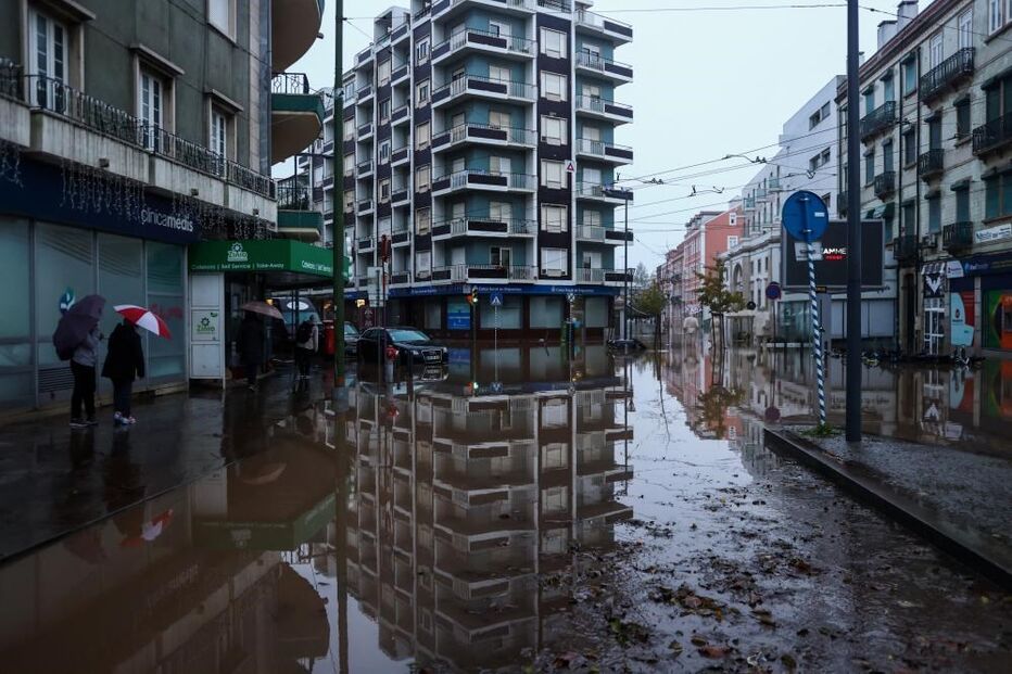 Mau tempo em Algés, Oeiras