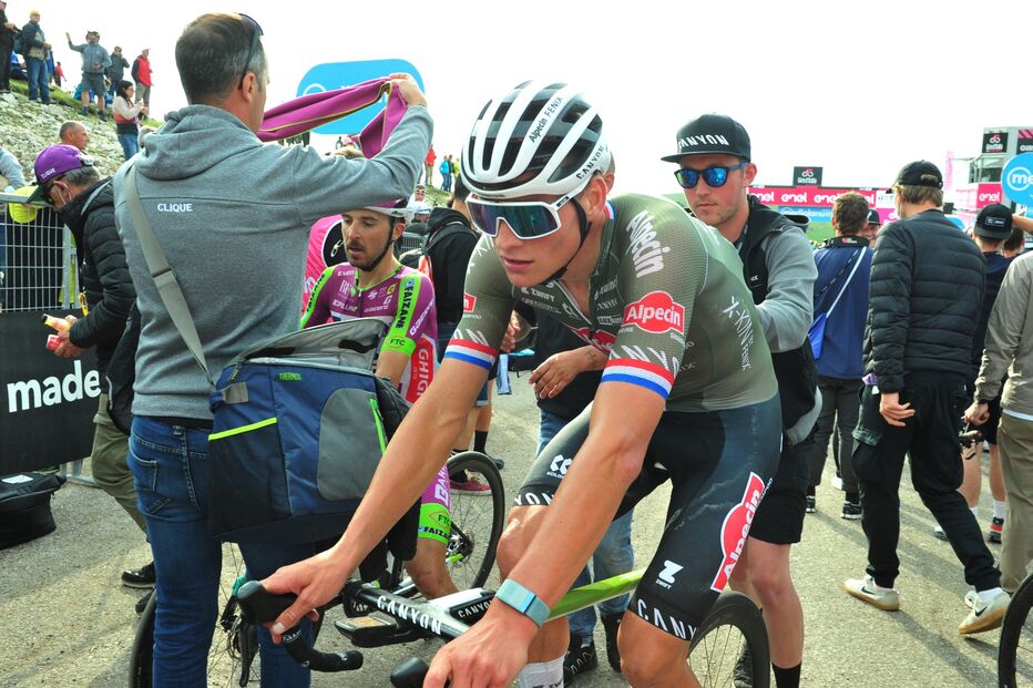 Condenação de ciclista Mathieu Van der Poel por agressão a adolescentes anulada