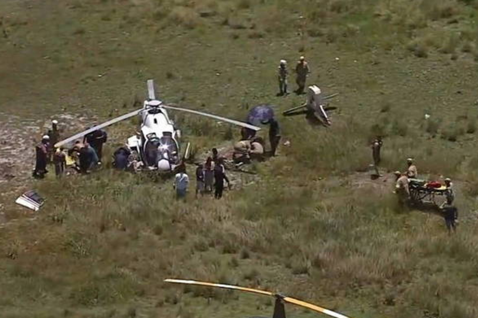 Helicóptero com cinco pessoas a bordo cai no Rio de Janeiro