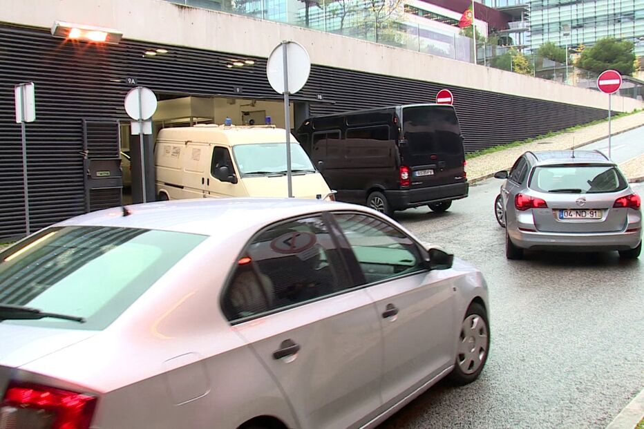 Direção-Geral de Recursos da Defesa Nacional, corrupção, luvas