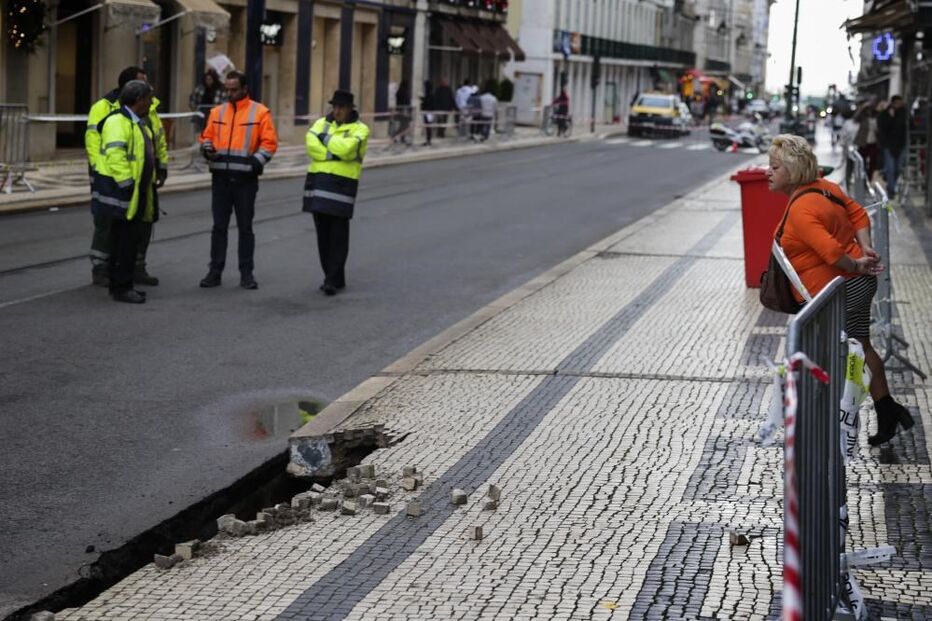 Rua da Prata, abatimento de piso