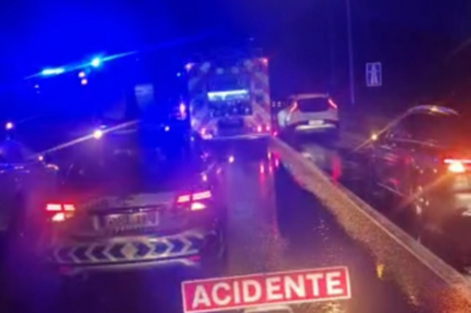 Um ferido grave em despiste de carro na A25 em Aveiro 