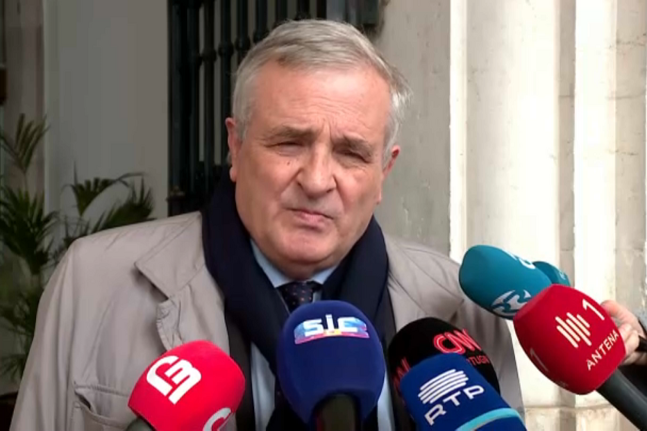 Manuel Pinho fica preso mais quatro meses