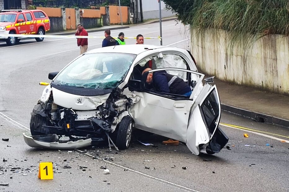 Colisão entre dois carros faz um morto e um ferido em Ovar