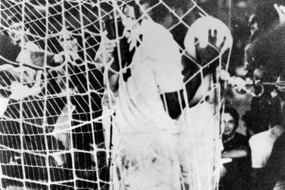 Pelé celebra o milésimo golo