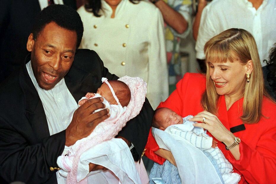 Pelé após o nascimento dos filhos gémeos, 6 de novembro de 1996
